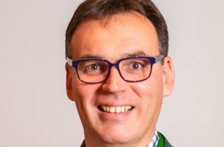 Das Foto zeigt den zweiten Bürgermeister Christian Schneider